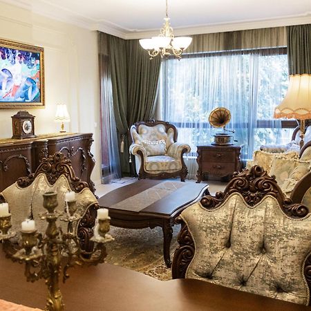 Central Luxury Antique Apartment Varna Bagian luar foto