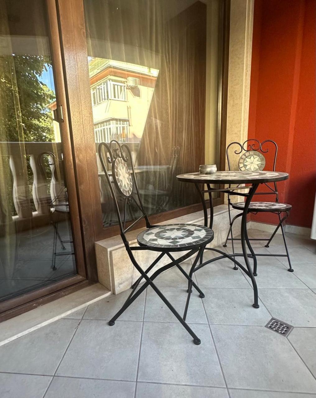 Central Luxury Antique Apartment Varna Bagian luar foto