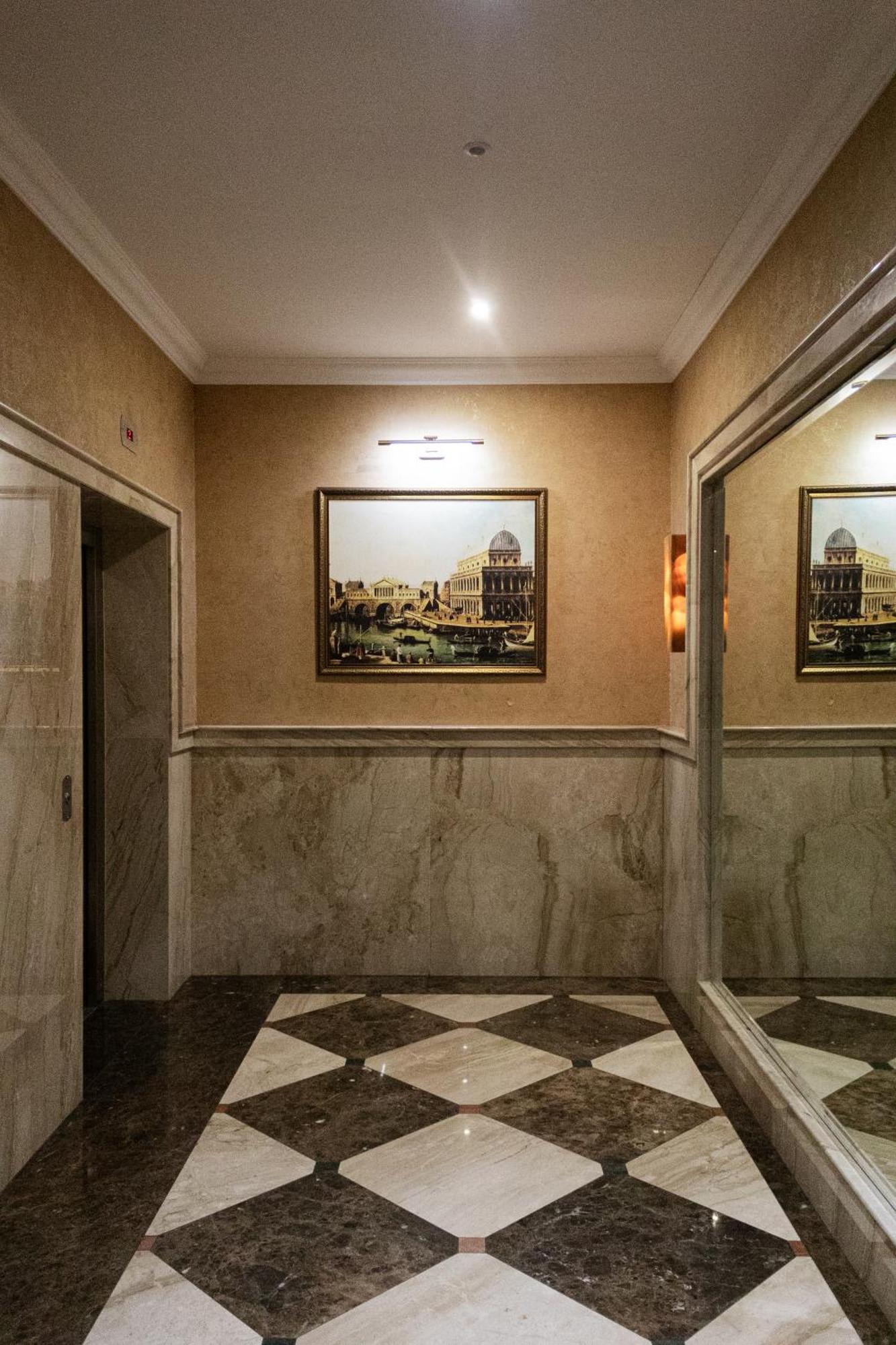 Central Luxury Antique Apartment Varna Bagian luar foto